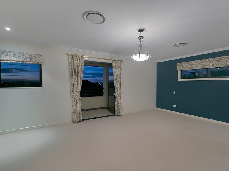 13 Grasmere Place, Carindale QLD 4152