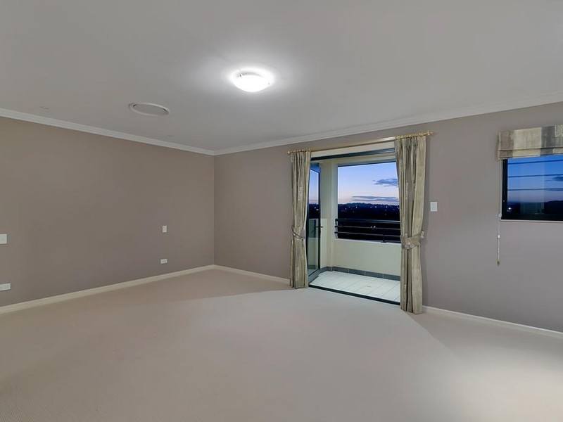 13 Grasmere Place, Carindale QLD 4152