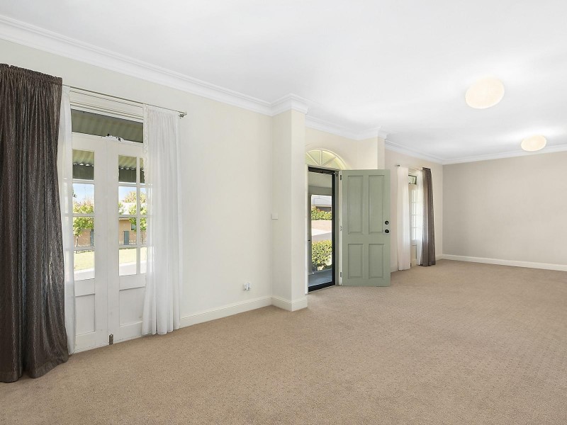 98 Darwin Drive, Llanarth NSW 2795