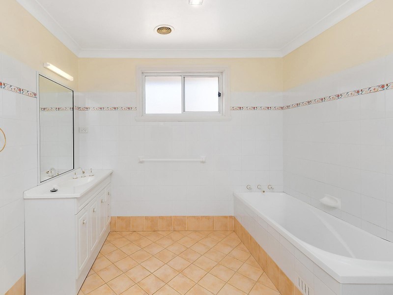 25 Kurumben Place, Bathurst NSW 2795