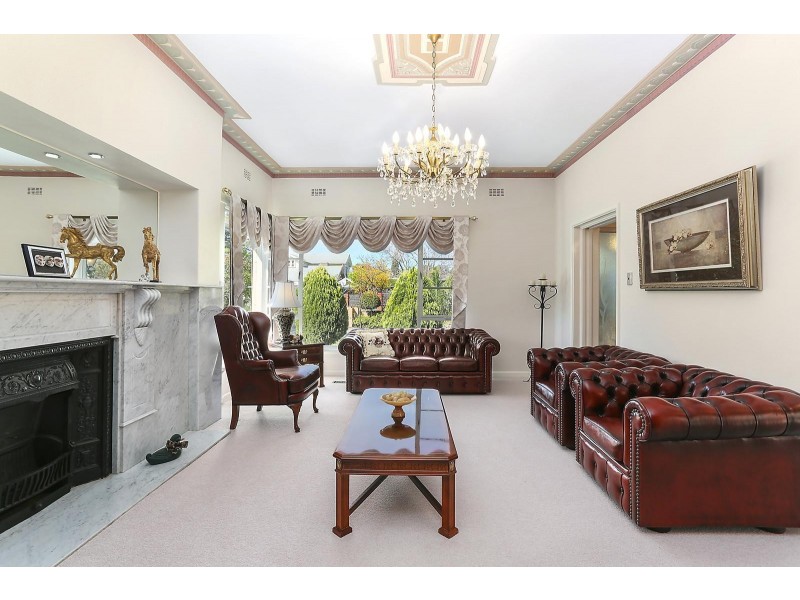 75 St Elmo Road, Ivanhoe VIC 3079