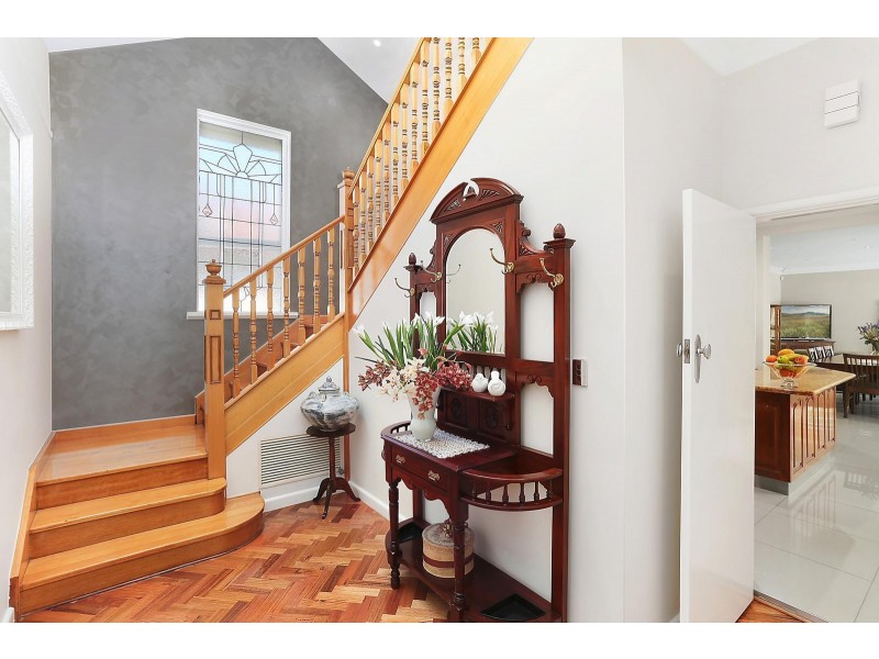 75 St Elmo Road, Ivanhoe VIC 3079