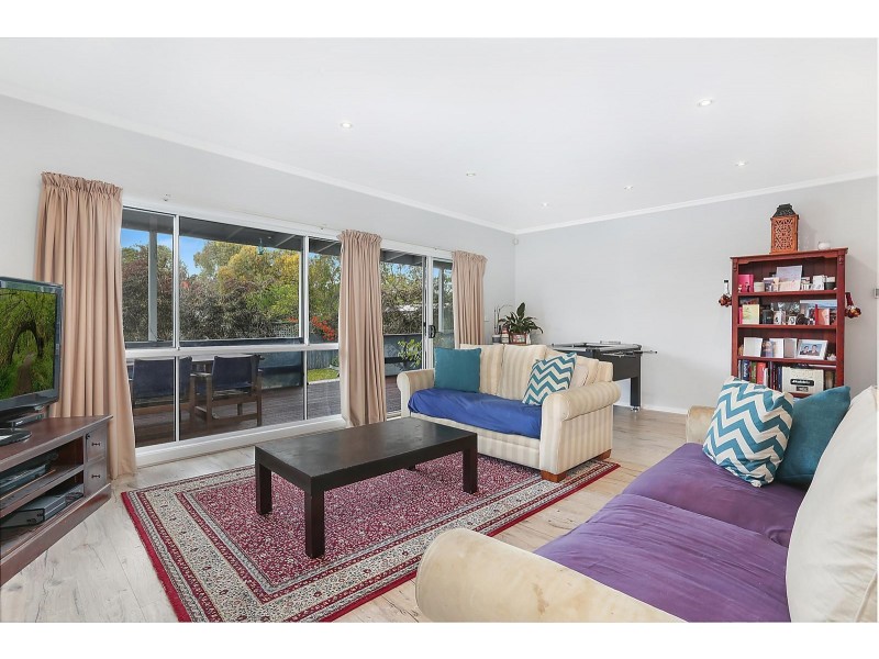 15 Pearcey Grove, Pascoe Vale VIC 3044