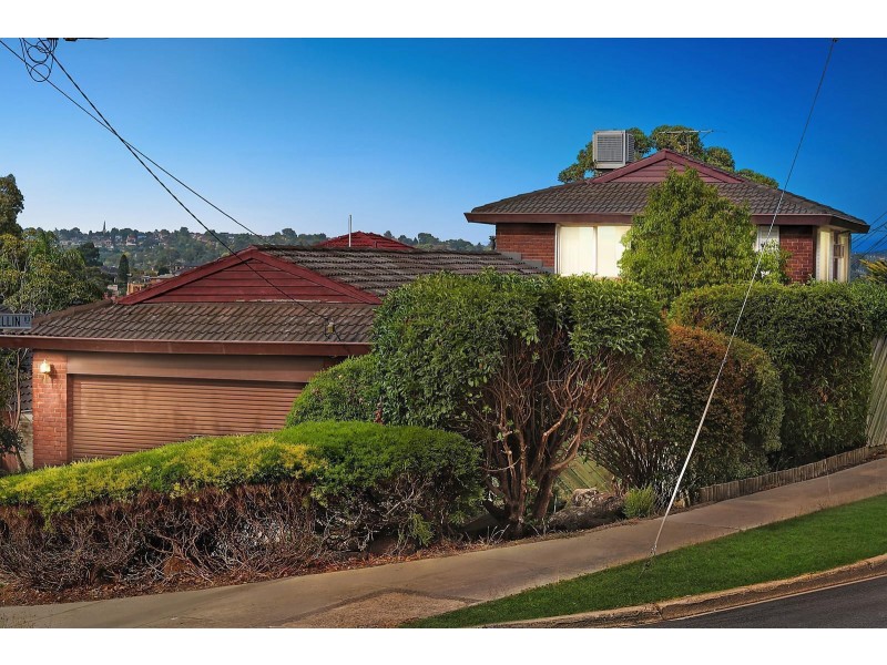 82 Golden Way, Bulleen VIC 3105