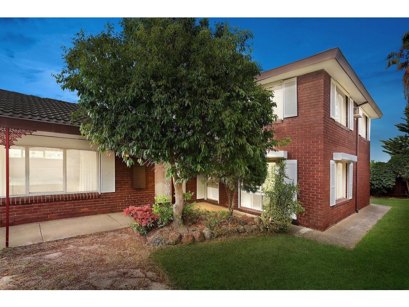 82 Golden Way, Bulleen VIC 3105