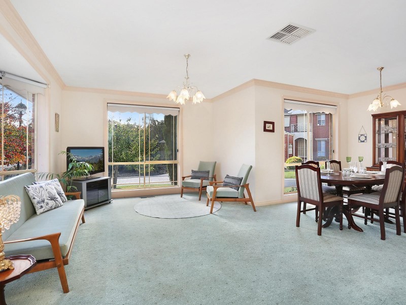 43 Parkside Boulevard, Pascoe Vale South VIC 3044