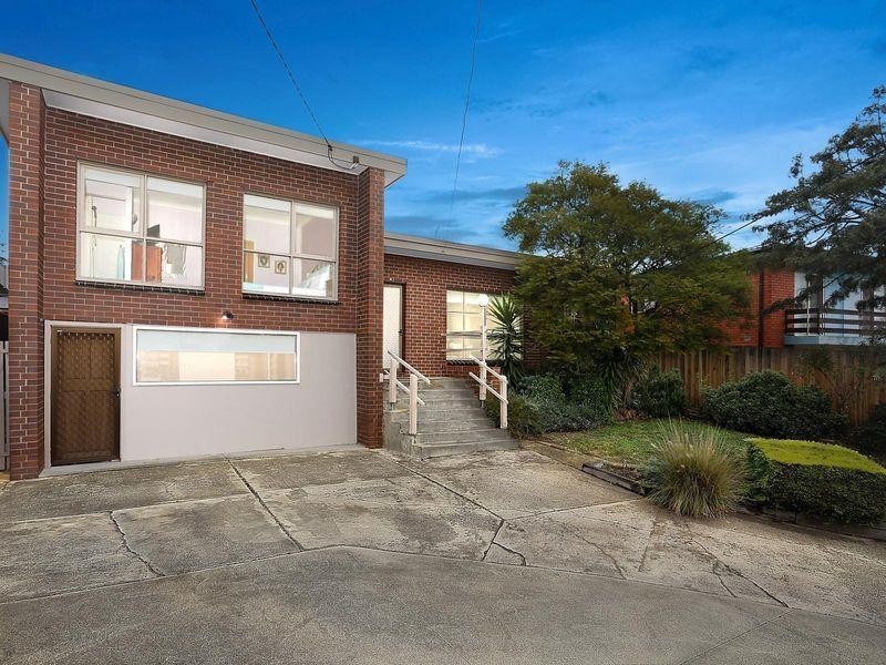 13 Strathnaver Avenue, Strathmore VIC 3041