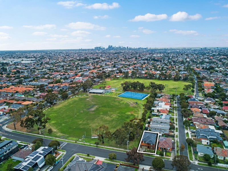 129 & 131 Kent Road, Pascoe Vale VIC 3044