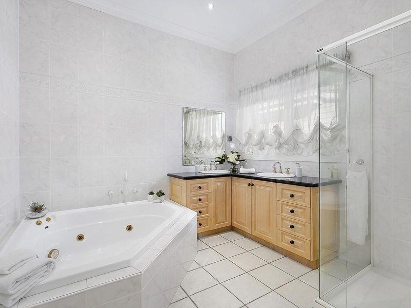 29 Balmoral Avenue, Pascoe Vale South VIC 3044