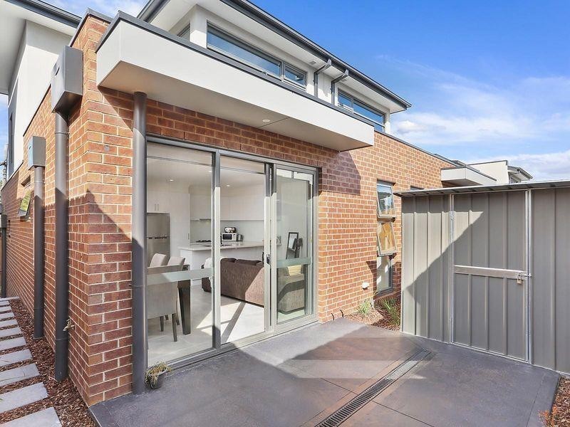 11 Clydebank Street, Greensborough VIC 3088