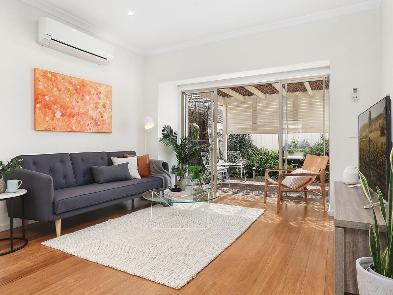 2/22 Irvine Street, Pascoe Vale VIC 3044