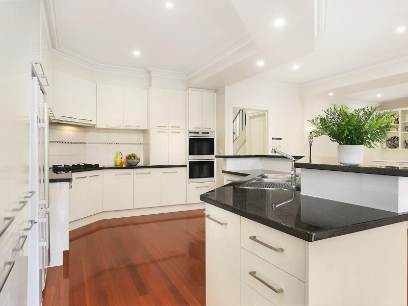 24 School Court, Oak Park VIC 3046