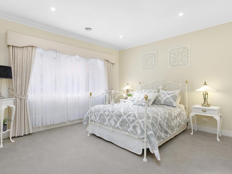 24 School Court, Oak Park VIC 3046