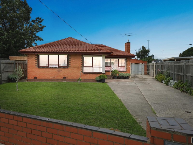 8 Somerlayton Crescent, Fawkner VIC 3060
