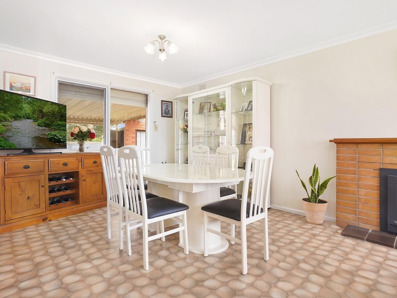 8 Somerlayton Crescent, Fawkner VIC 3060