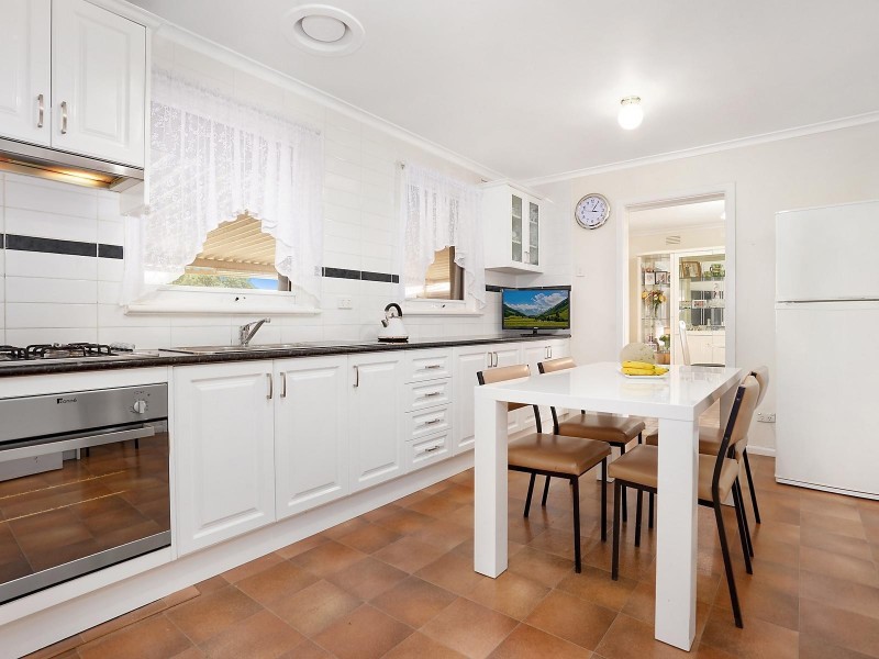 8 Somerlayton Crescent, Fawkner VIC 3060