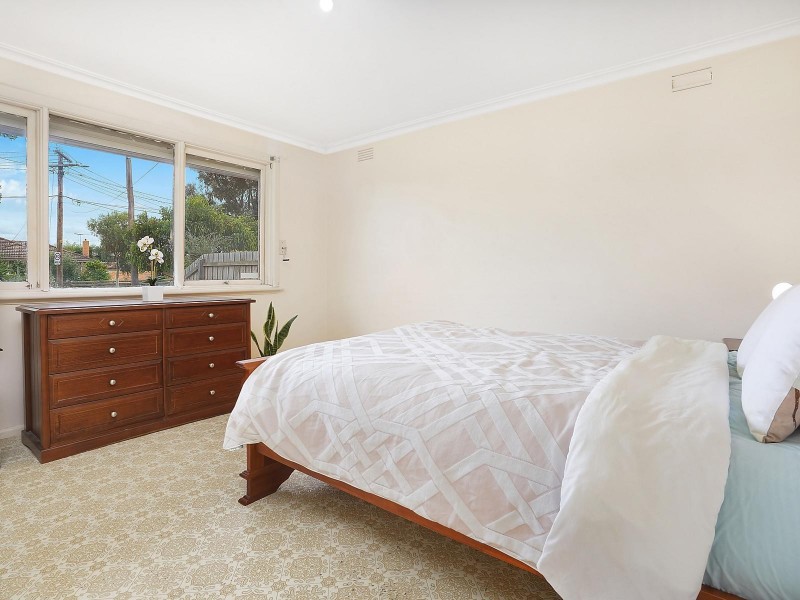 8 Somerlayton Crescent, Fawkner VIC 3060