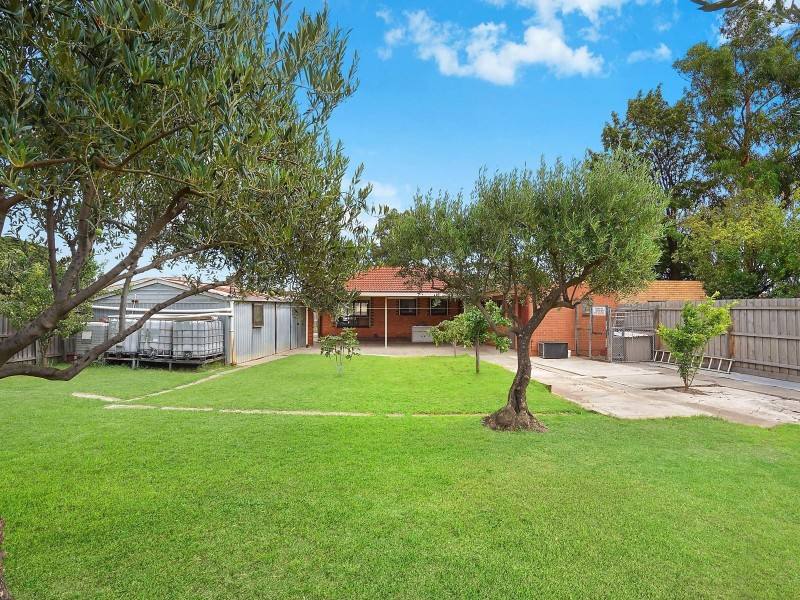 8 Somerlayton Crescent, Fawkner VIC 3060