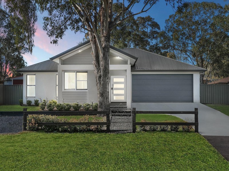 4 William Street, Paxton NSW 2325