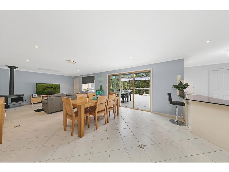 6 Stirling Street, Abernethy NSW 2325