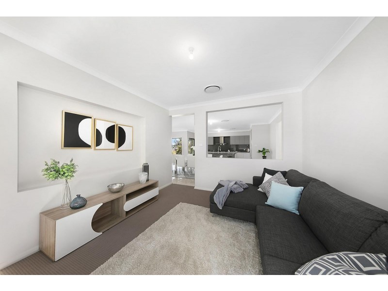 2/25 Woodlands Drive, Weston NSW 2326