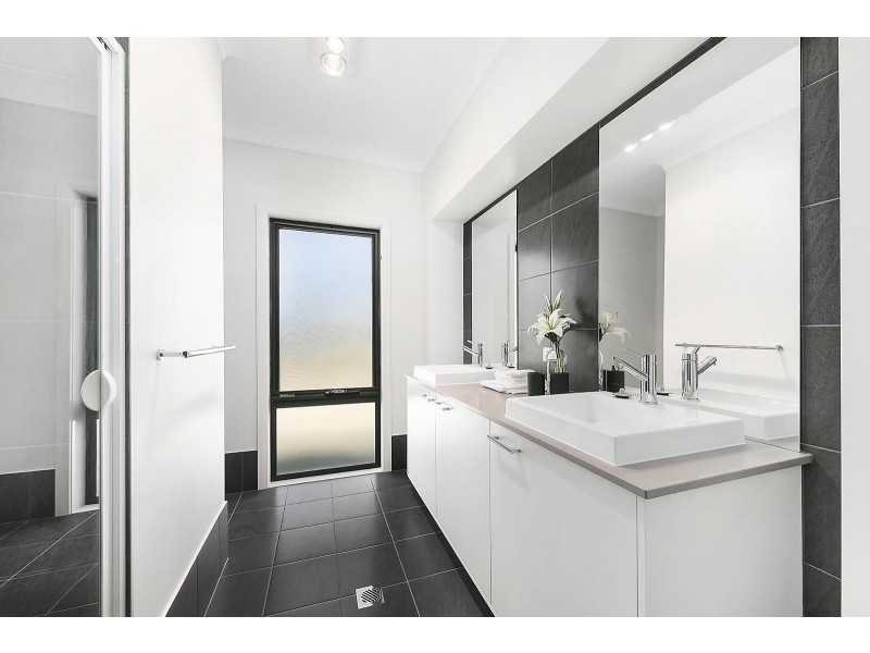 2/25 Woodlands Drive, Weston NSW 2326