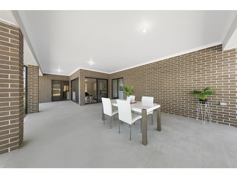 2/25 Woodlands Drive, Weston NSW 2326