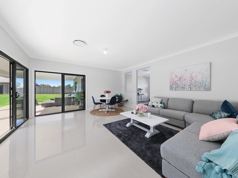 1/36A Woodlands Drive, Weston NSW 2326