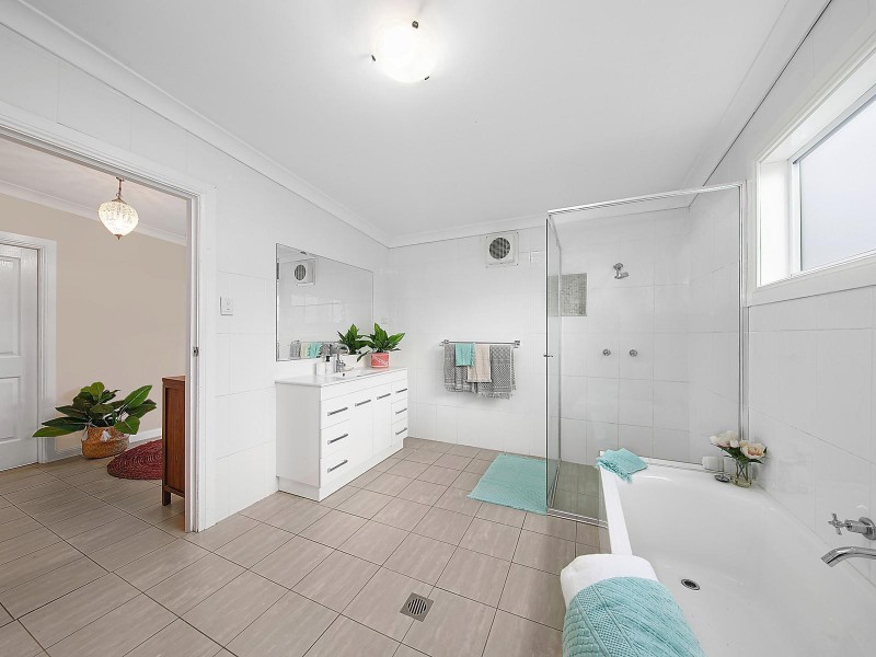 24 Melbourne Street, Abermain NSW 2326