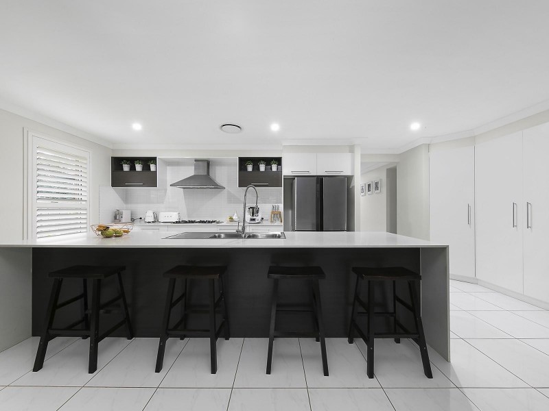 4 Zinfandel Circuit, Cessnock NSW 2325