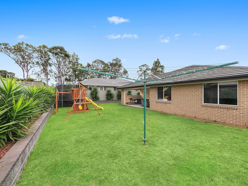 4 Zinfandel Circuit, Cessnock NSW 2325