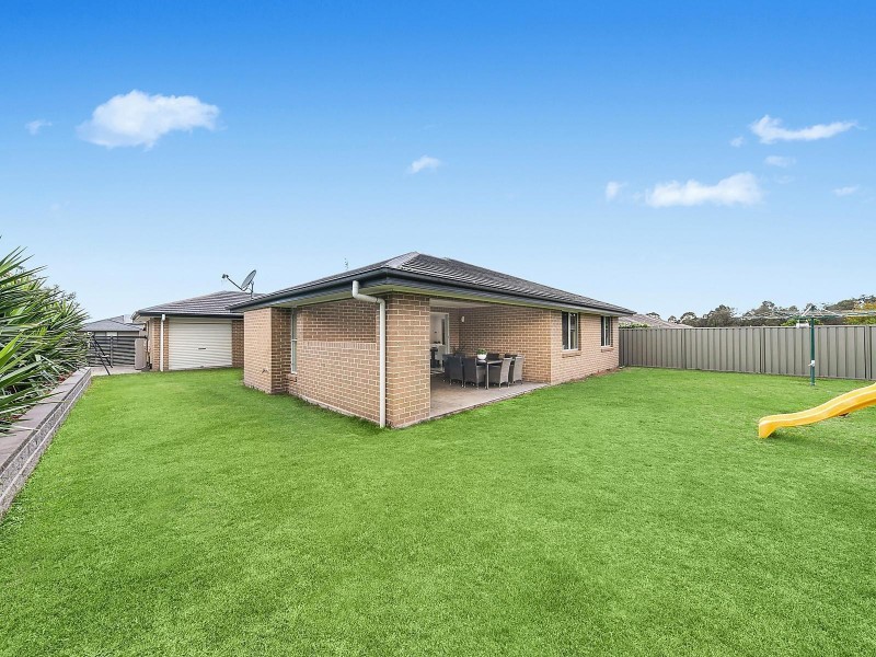 4 Zinfandel Circuit, Cessnock NSW 2325