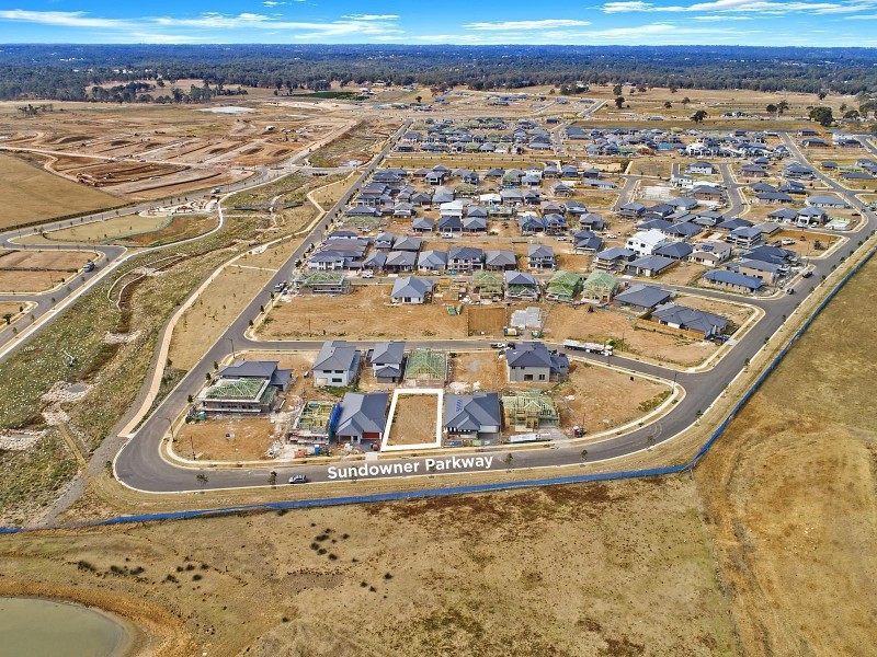 64 Sundowner Parkway, Box Hill NSW 2765