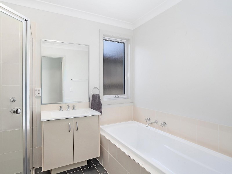 33 Ashtead Parade, Stanhope Gardens NSW 2768