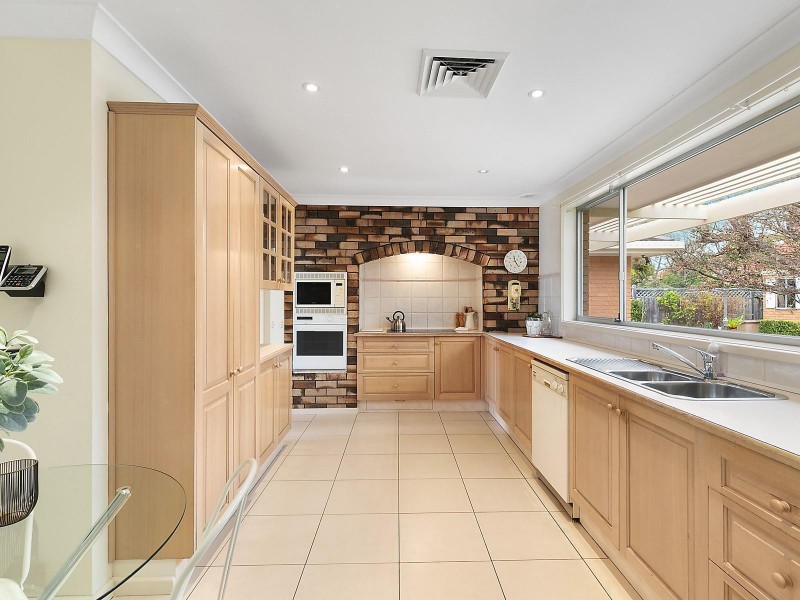 1 Karabil Crescent, Baulkham Hills NSW 2153