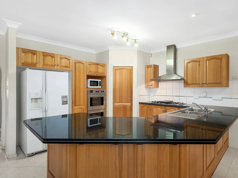 11 Tallowood Grove, Beaumont Hills NSW 2155