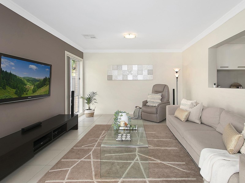 6 Chessington Terrace, Beaumont Hills NSW 2155