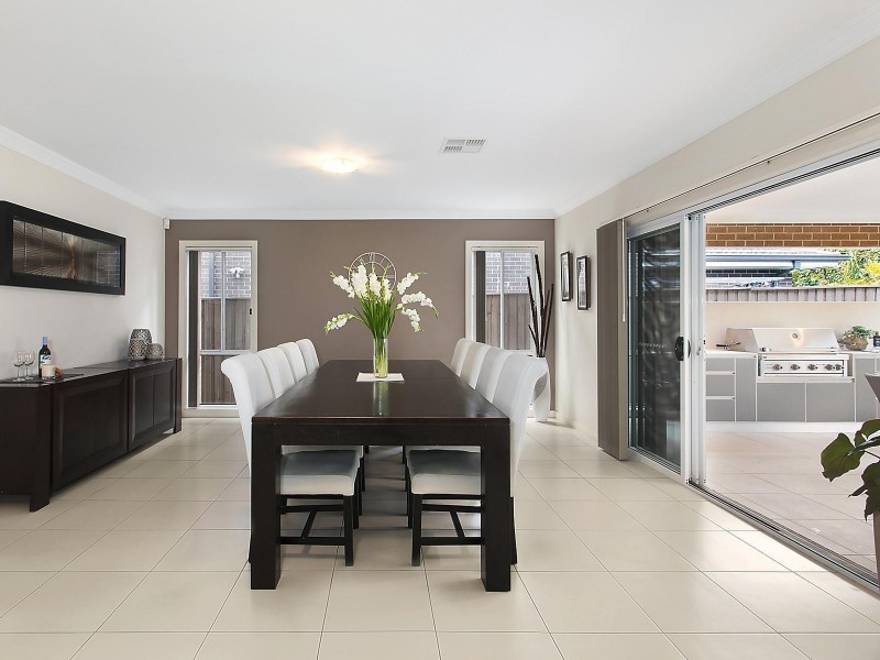 6 Chessington Terrace, Beaumont Hills NSW 2155