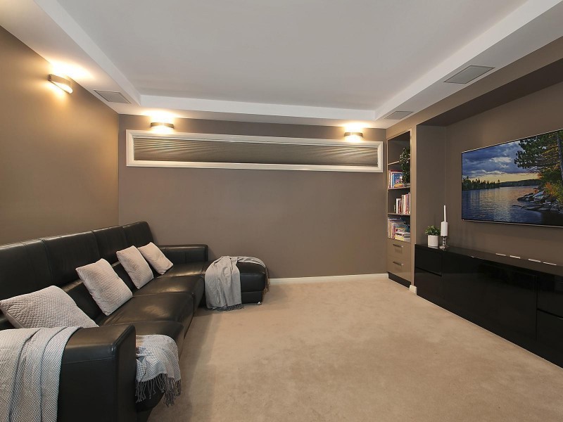 6 Chessington Terrace, Beaumont Hills NSW 2155