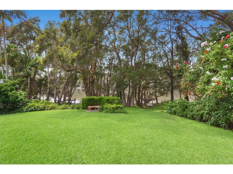 291A The Round Drive, Avoca Beach NSW 2251