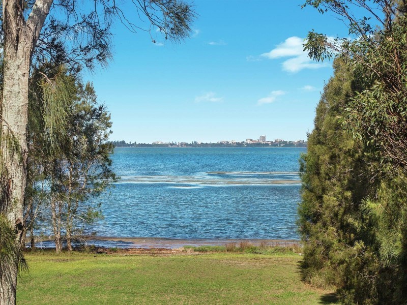 357 Lakedge Avenue, Berkeley Vale NSW 2261