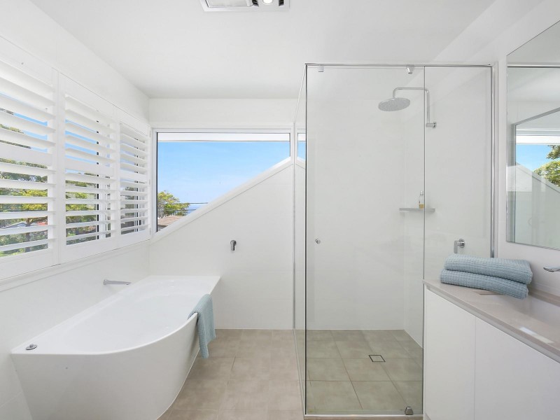 20 Endeavour Drive, Avoca Beach NSW 2251