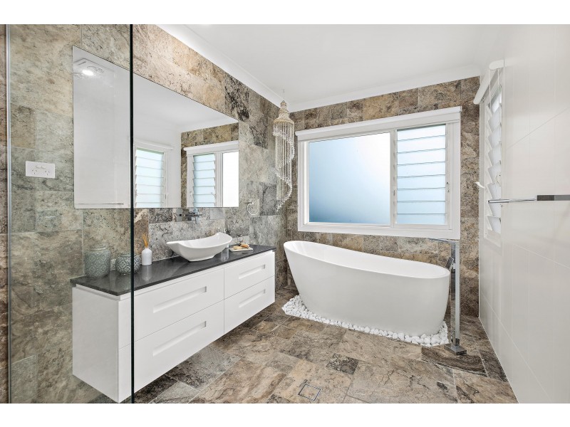 11 Hill Street, Scotts Head NSW 2447