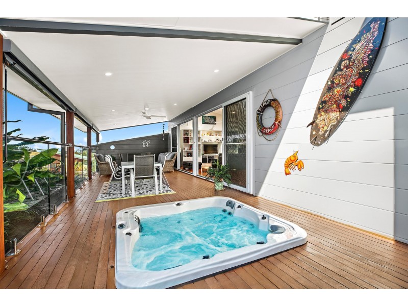 11 Hill Street, Scotts Head NSW 2447