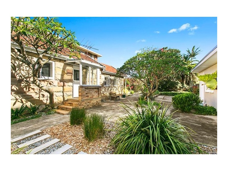 28 Malcolm Street, Narrabeen NSW 2101