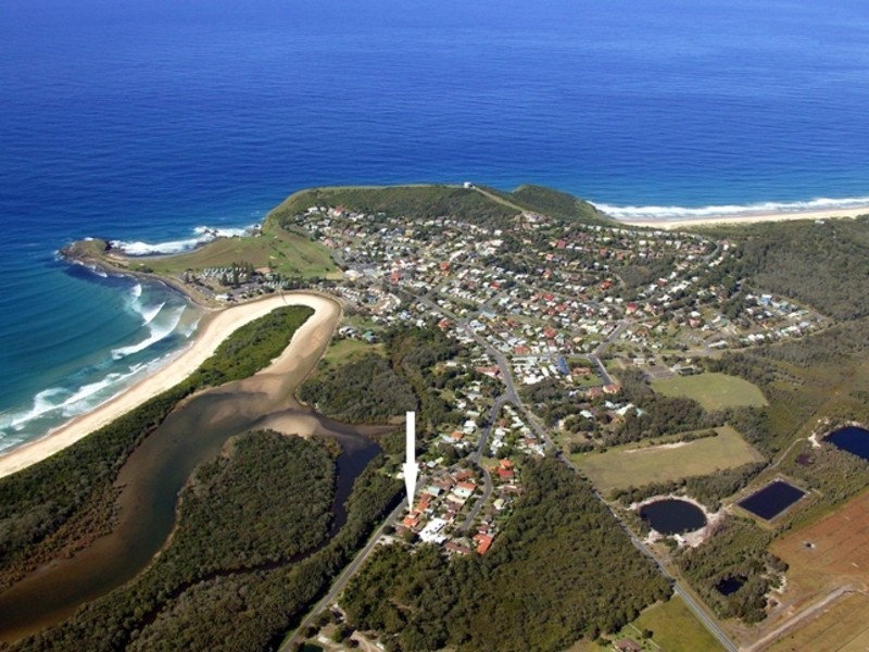 22 Belmore Street, Crescent Head NSW 2440