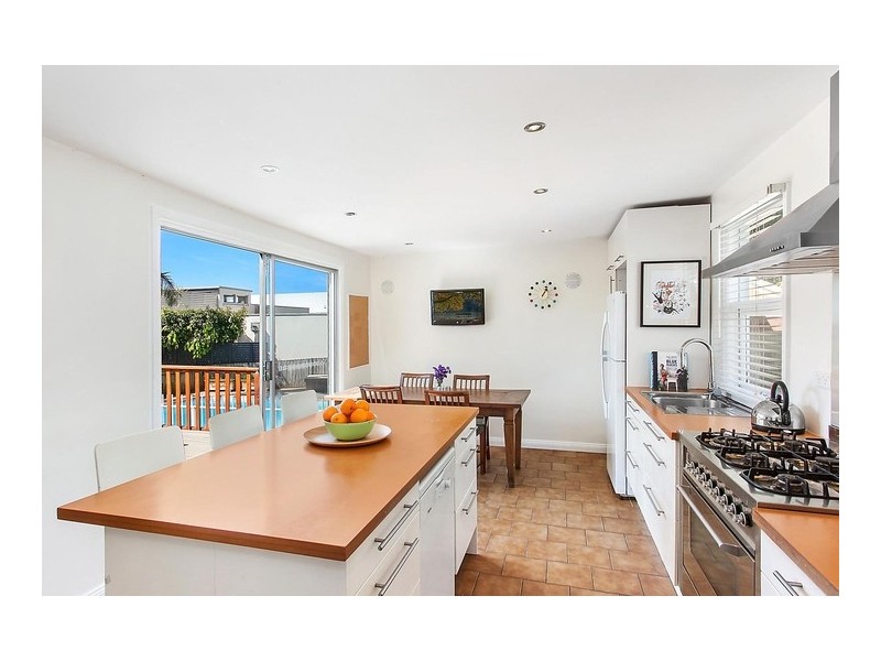 22 Farnell Street, Curl Curl NSW 2096