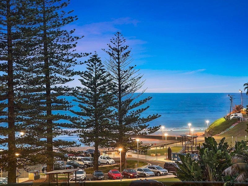 8 Eastbank Avenue, Collaroy NSW 2097