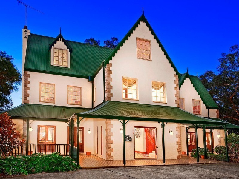 24 Quarter Sessions Road, Church Point NSW 2105