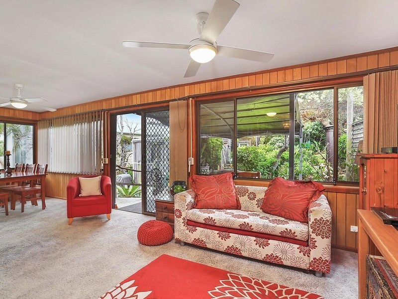 18 Veterans Parade, Wheeler Heights NSW 2097